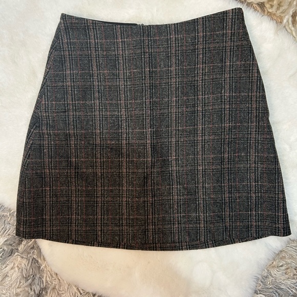 Wilfred Dresses & Skirts - EUC - Wilfred Classic Mini Skirt